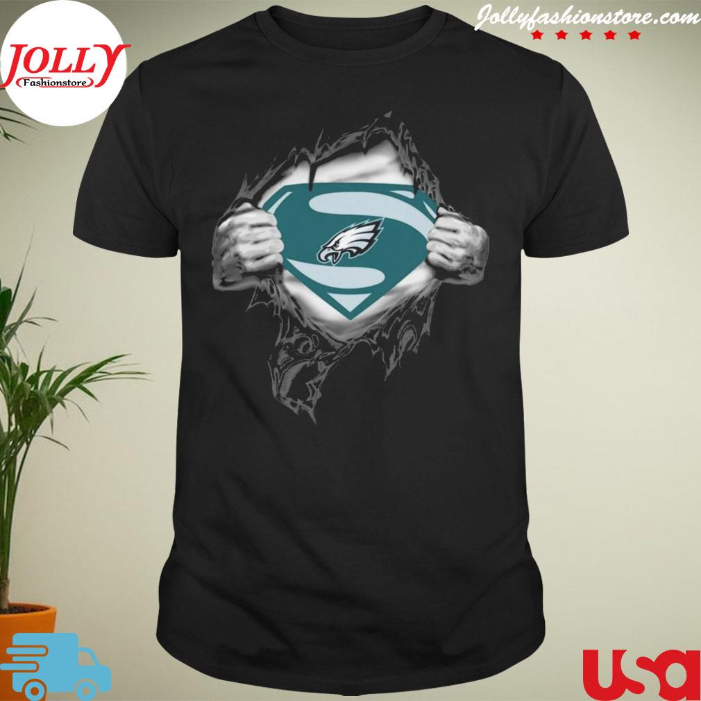 Philadelphia eagles hug logo T-shirt